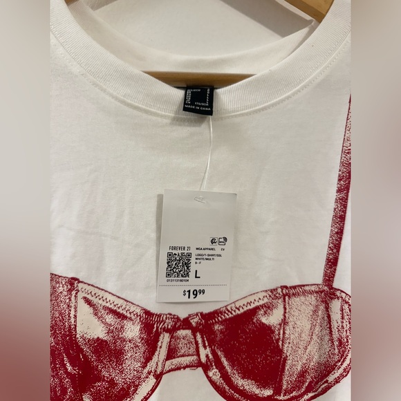 NWT Forever 21 Red Bra Printed T-Shirt - Picture 5 of 6